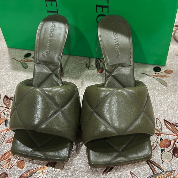 Bottega Veneta Khaki Lido Heel Sandals - Picture 4 of 12